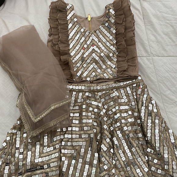 Brand new!!! From little orhni size 4-5